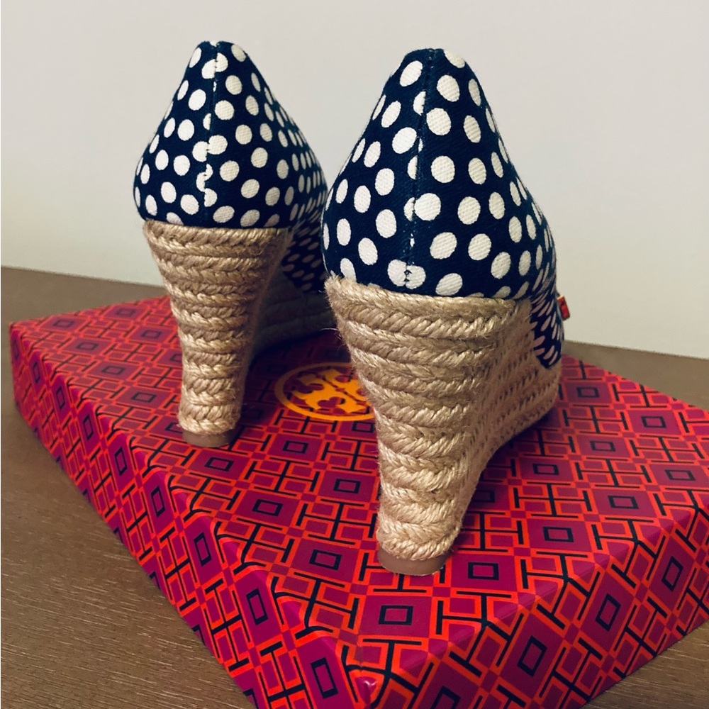 Tory Burch Navy Sea, New Ivory Nautical Polka Dots Espadrille Wedge Pumps - Picture 8 of 15